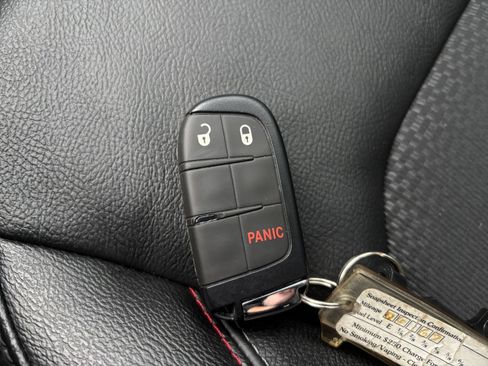 Used 2025 Jeep Compass Trailhawk AWD/4WD image 18