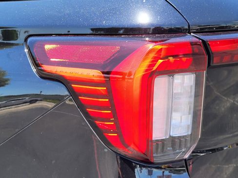 Certified 2025 Ford Explorer Active RWD image 10