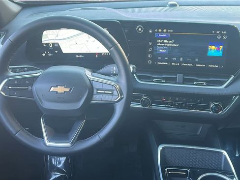 Certified 2025 Chevrolet Equinox LT w/ Safety and Technology Package image 13