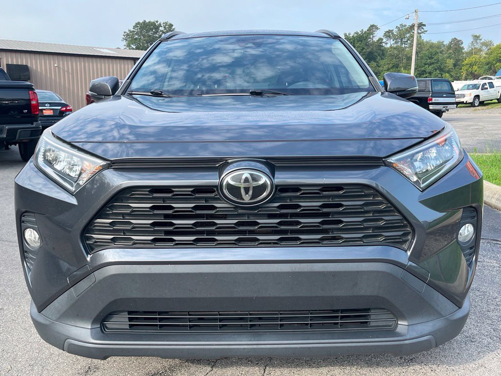 Used 2019 Toyota RAV4 XLE w/ Convenience Package FWD image 3