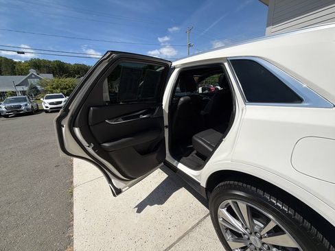 Used 2025 Cadillac XT5 Premium Luxury AWD/4WD image 36