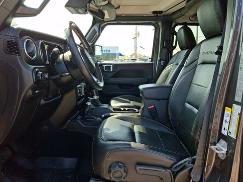Used 2020 Jeep Gladiator Overland AWD/4WD image 13