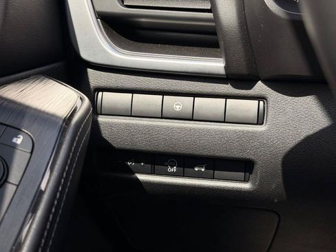 Used 2024 Nissan Rogue SV w/ SV Premium Package FWD image 10
