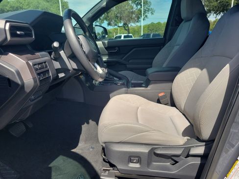 Used 2024 Toyota Tacoma SR5 AWD/4WD image 17