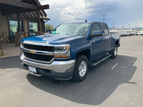 Used 2018 Chevrolet Silverado 1500 LT w/ Trailering Package AWD/4WD image 2
