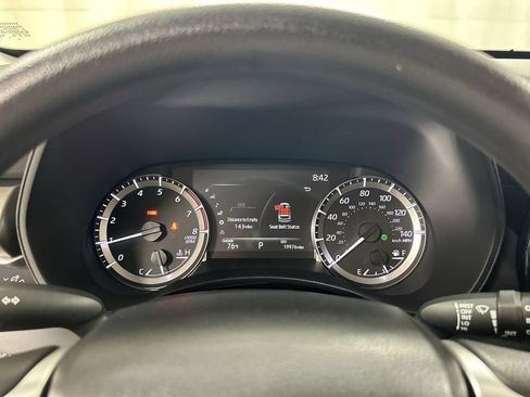 Used 2023 Toyota Highlander L AWD/4WD image 13