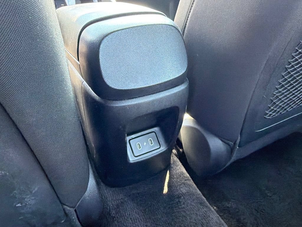 Used 2025 Hyundai Elantra SEL FWD image 23