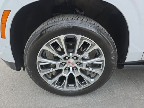 Used 2026 GMC Yukon Denali w/ Sun & Power Step Package AWD/4WD image 33