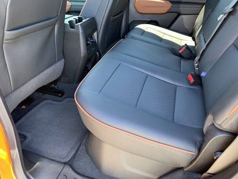 New 2026 GMC Canyon AT4 w/ AT4 Premium Package AWD/4WD image 12