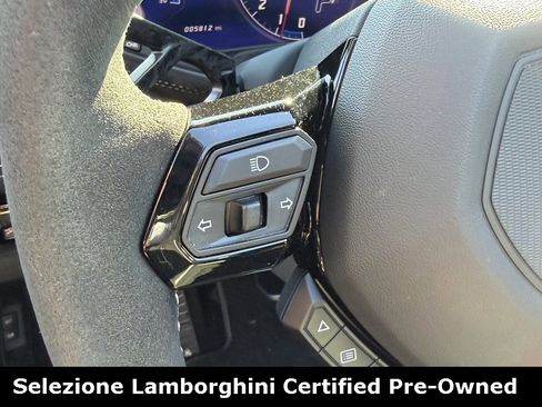 Used 2018 Lamborghini Huracan Performante image 32