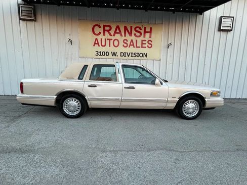 Used 1997 Lincoln Town Car Cartier image 26