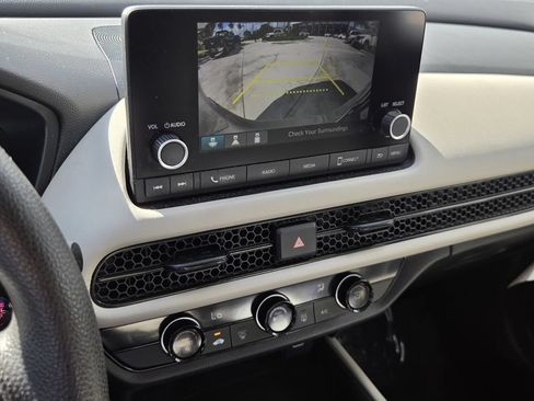 Certified 2025 Honda HR-V LX image 20
