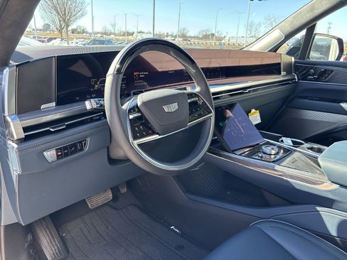 New 2025 Cadillac Escalade IQ Luxury 2 w/ LPO, Premium Carpet Package image 22