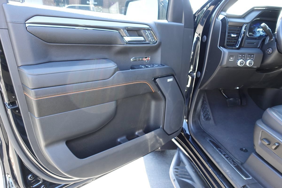 Used 2023 GMC Sierra 1500 AT4 w/ AT4 Preferred Package AWD/4WD image 17