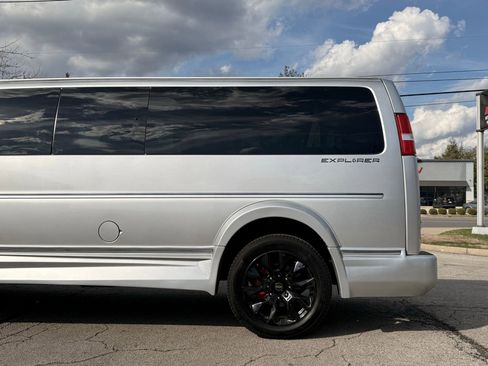 Used 2023 Chevrolet Express 2500 Extended RWD image 14
