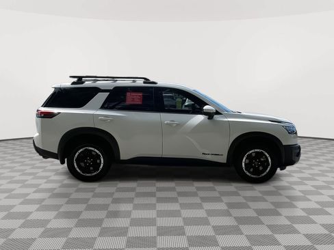 Used 2025 Nissan Pathfinder Rock Creek AWD/4WD image 4