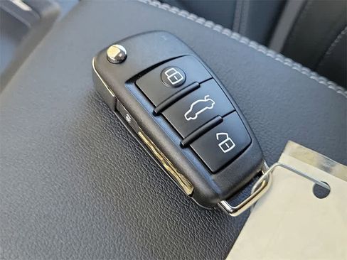 New 2025 Audi Q3 2.0T Premium image 20