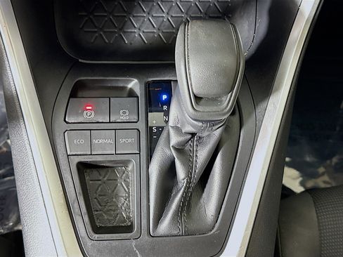 Used 2020 Toyota RAV4 LE image 20