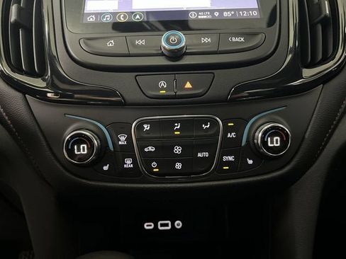 Certified 2022 Chevrolet Equinox RS w/ RS Leather Package AWD/4WD image 18