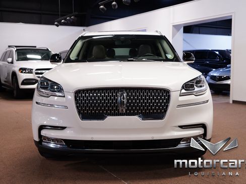 Used 2023 Lincoln Aviator Reserve w/ Equipment Group 201A AWD/4WD image 2