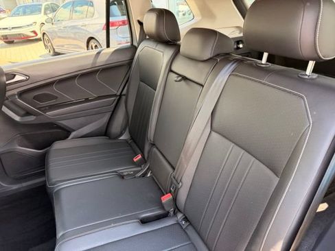 Certified 2023 Volkswagen Tiguan SE AWD/4WD image 12