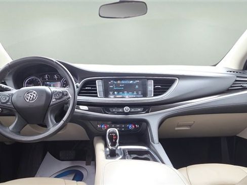 Used 2019 Buick Enclave Essence image 29