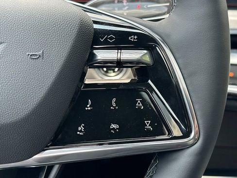 Used 2025 Cadillac Lyriq Sport image 6