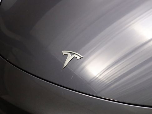 Used 2023 Tesla Model 3 Standard Range image 16