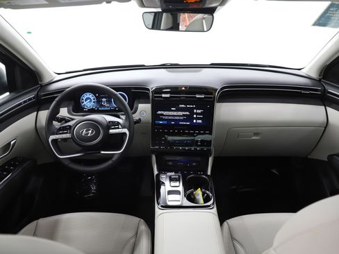 Used 2024 Hyundai Tucson Limited image 16