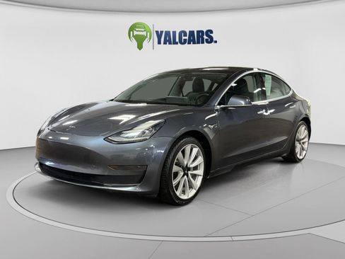 Used 2020 Tesla Model 3 Standard Range RWD image 1