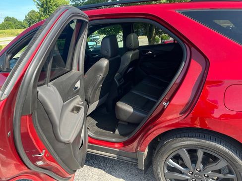 Used 2022 Chevrolet Equinox RS w/ RS Leather Package AWD/4WD image 11