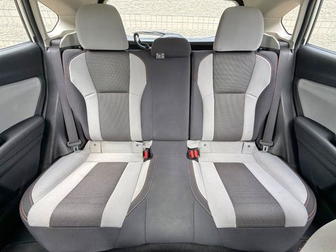 Used 2019 Subaru Crosstrek 2.0i Premium w/ Moonroof Package AWD/4WD image 16