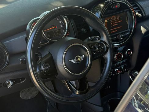 Used 2015 MINI Cooper 4-Door Hardtop image 13