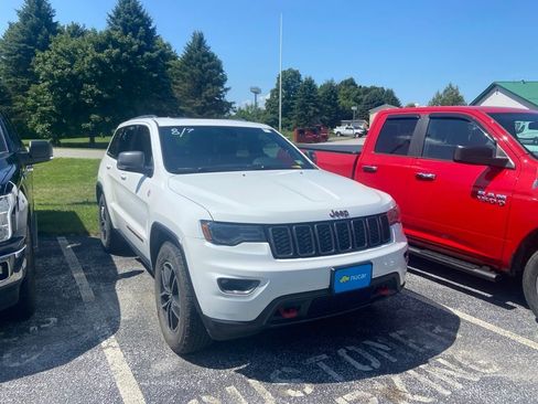 Used 2017 Jeep Grand Cherokee Trailhawk w/ Trailhawk Luxury Group AWD/4WD image 1