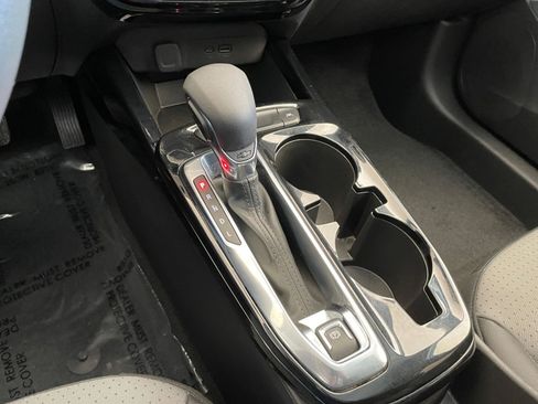 Used 2025 Chevrolet Trax LT image 39