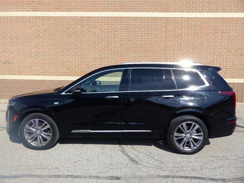 Used 2023 Cadillac XT6 Premium Luxury w/ Technology Package AWD/4WD image 4