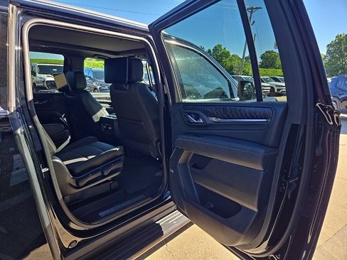 Used 2024 GMC Yukon XL Denali w/ Advanced Technology Package AWD/4WD image 82