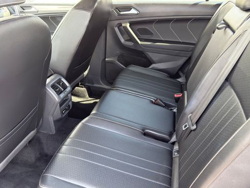Used 2022 Volkswagen Tiguan SE FWD image 28