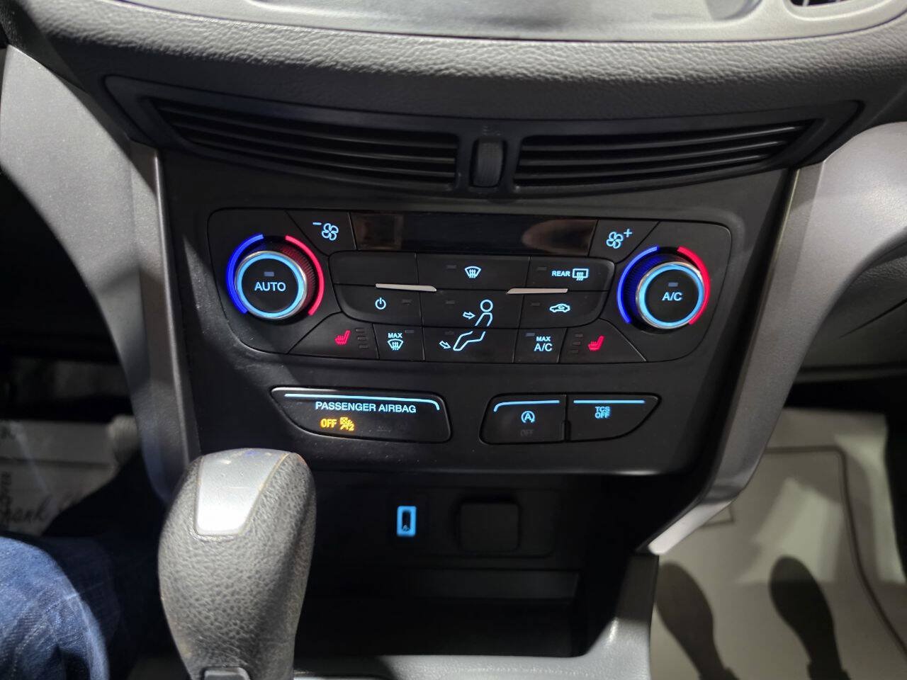 Used 2017 Ford Escape SE w/ Equipment Group 201A AWD/4WD image 37