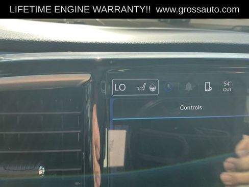 Used 2024 Chrysler Pacifica Touring-L FWD image 18
