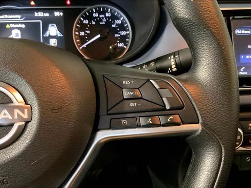 Used 2025 Nissan Versa SV FWD image 19