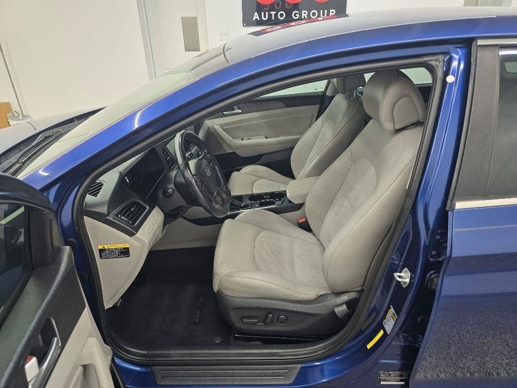 Used 2016 Hyundai Sonata Sport w/ Option Group 02 FWD image 8