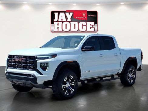 Used 2023 GMC Canyon AT4 w/ AT4 Premium Package AWD/4WD image 3
