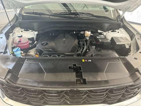 Certified 2025 Kia Sorento S FWD image 19