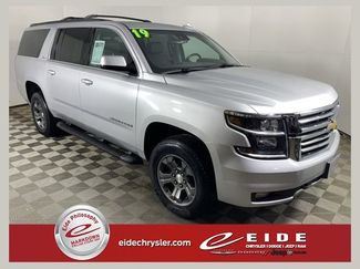 Used 2019 Chevrolet Suburban LT video 1