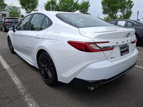 Used 2025 Toyota Camry SE FWD image 5