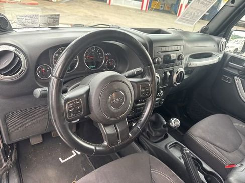 Used 2013 Jeep Wrangler Sahara w/ Connectivity Group AWD/4WD image 12