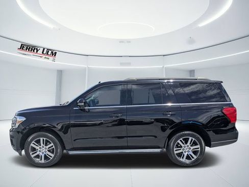 Used 2022 Ford Expedition XLT RWD image 6