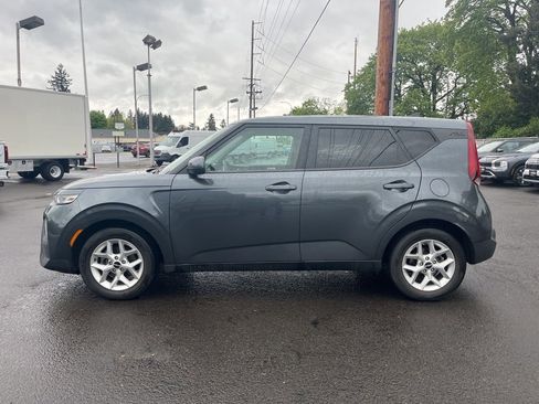 Used 2022 Kia Soul LX w/ Technology Package image 4
