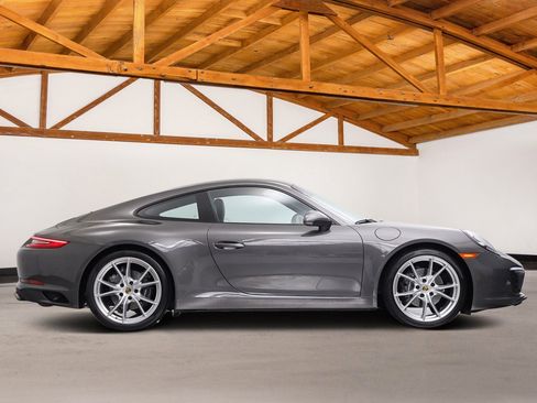 Used 2019 Porsche 911 Carrera image 4